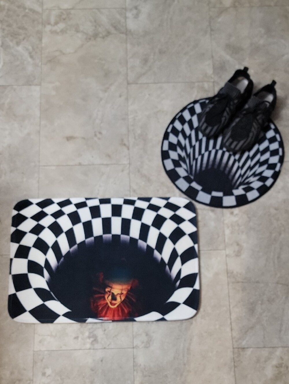 Stephen King IT Pennywise 3D Optical Illusion Halloween Rug Mat 16x23 Set